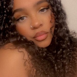 Meet your Posher, Ester